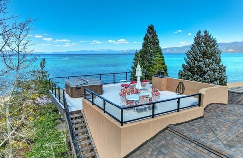 South Lake Tahoe Villa | Lake Tahoe Beachfront Villa with Rooftop Hot Tub