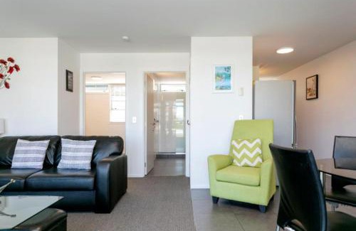 Two Mile Bay Apartment | Lake Terrace Apartment - Taupo