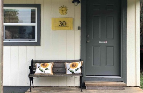 Mead Cabin | Lake Texoma cabin Sunshine Suite