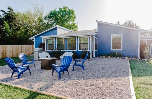 Pottsboro House | Lake Texoma Getaway! Spacious! Boat parking, near Highport, walk to the lake!