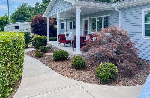 Dandridge House | Lake Time Retreat