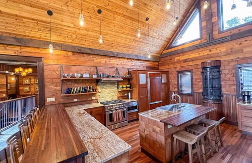 Nekoosa House | Lake Tower Lodge 6 Bed 4Bh Theater Game Bar Resort Amenities <3M to Premier Golf