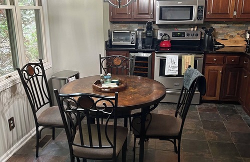 Lake Toxaway House | Lake Toxaway Estates/Walk to Marina!