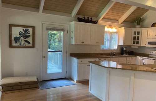 Lake Toxaway House | Lake Toxaway Golf Course/Walk to Marina! 4 Bedrooms, 4 Bathrooms $350/night
