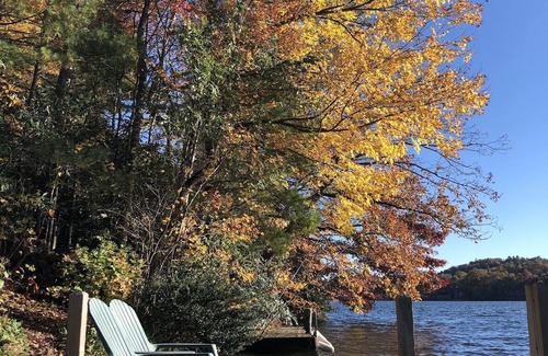 Lake Toxaway House | Lake Toxaway Lakefront Views, Dock & Fire Pit