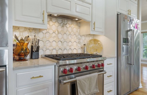 Leander House | Lake Travis Tranquility: waterfront w/pool, hot tub, boat dock, bar & game room