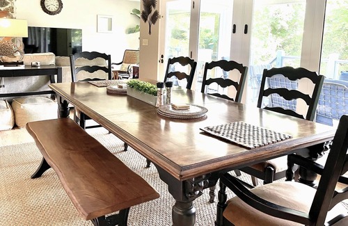 Northport House | Lake Tuscaloosa Waterfront Home--great for friends, families, and Bama parents!