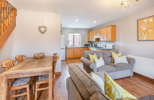 Maltby le Marsh Cottage | Lake View 1 - UK45577