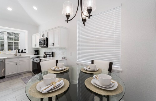 Silver Creek House | Lake View! Amazing Sunsets w/West Facing Pool