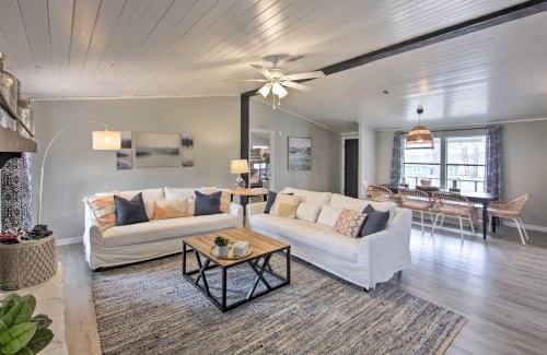 Enchanted Oaks House | Lake View and Decks Pet-Friendly Mabank Home