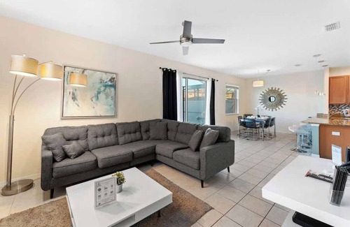 Bellavida House | Lake View and Private Pool 4BR at Bella Vida