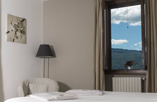 Gargnano Apartment | Lake view apartment in Gargnano, very close to Lake Garda