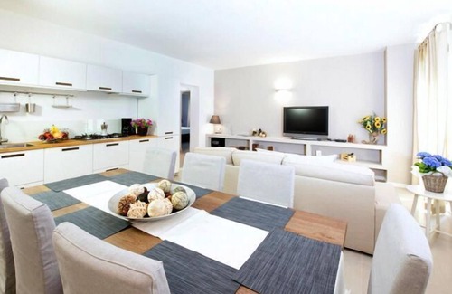 Gargnano Apartment | Lake view apartment in Gargnano, very close to Lake Garda