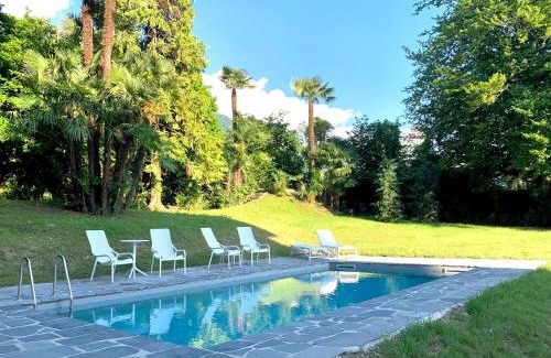 Lierna Apartment | Lake View Apartment with Pool, Garden and Parking