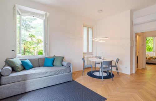 Lierna Apartment | Lake View Apartment with Pool, Garden and Parking