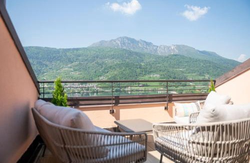 Ischia Apartment | Lake View Apt - Only 15 min to Trento