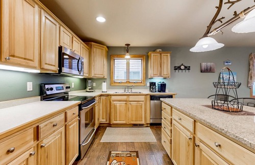 Arkdale Condo | Lake View Condo w/Golf, Pool, Hot tub, Lake access, & Resort Amenities