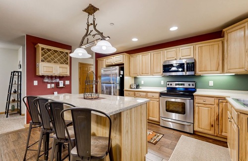 Arkdale Condo | Lake View Condo w/Golf, Pool, Hot tub, Lake access, & Resort Amenities