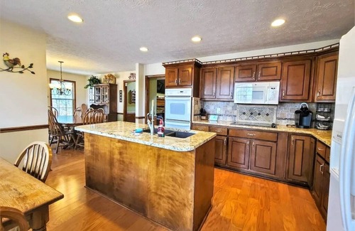 Monticello House | Lake View Country Family Home
