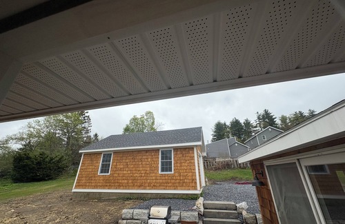 Pittsfield House | Lake View Cozy Cottage