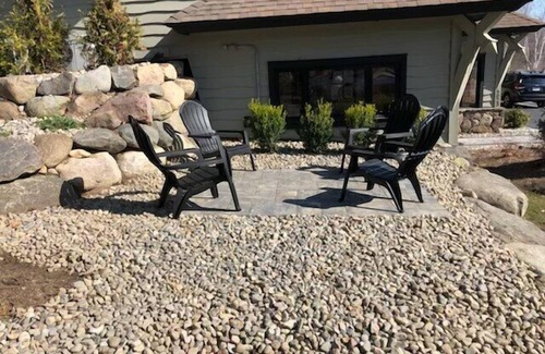 Bolton Landing Apartment | Lake view , Cozy One Bedroom! Walk to Beach and Town!
