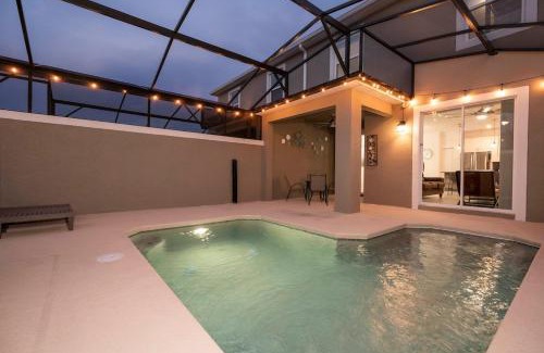 Kissimmee House | Lake View & Free Resort Access Near Disney 4399