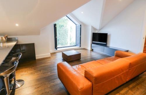 Windermere Apartment | Lake View
