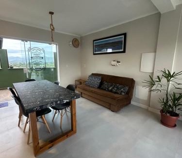 Praia do Rosa House | Lake View Guest House