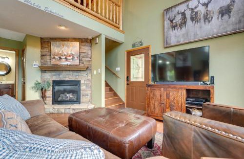 Blue Eye House | Lake-View Home in Blue Eye with Hot Tub and Fire Pit!