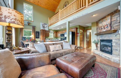 Blue Eye House | Lake-View Home in Blue Eye with Hot Tub and Fire Pit!