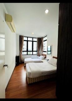 Seri Kembangan House | Lake view homestay