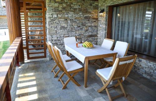 Razlog Villa | Lake View House