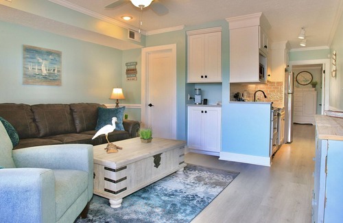 North Shore Condo | Lake View Landing - Amazing place to sit back and unwind!