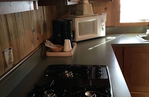 Lee Vining Hotel | Lake View Lodge