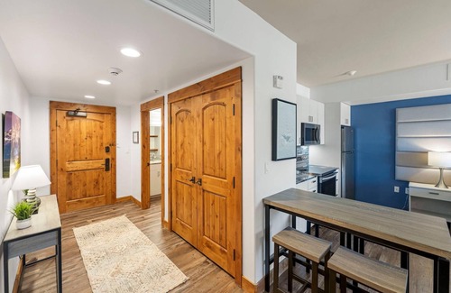 Tamarack Apartment | Lake View | Remodeled Studio | Resort Amenities