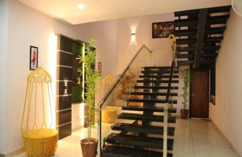 Indore Hotel | Lake View Resort & Restro