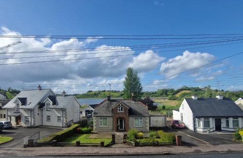 Enniskillen House | Lake View Retreat