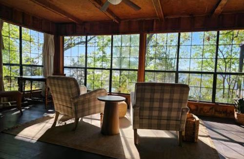 Russellville House | Lake View Retreat