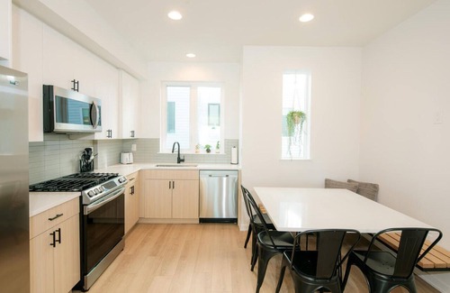 Berkeley House | Lake view Spa oasis in the city of Denver (hot-tub on the roof top)