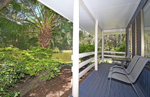 Urangan Apartment | Lake View Villa