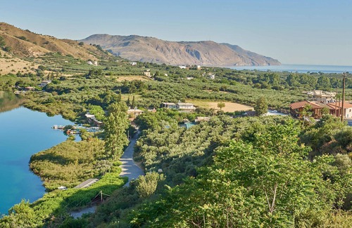 Kavallos Villa | Lake View Villa I