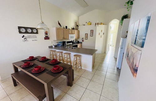 Lake Berkley Villa | Lake View Villa w/Private Pool, Games Rm/HD TV's/Fast WiFi – 10% Off 2025/26