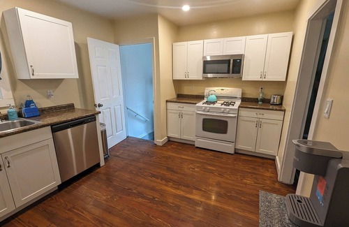 Lorain House | LAKE VIEWS!Cozy Lakeside Retreat across the street from Marina and Fishing Pier.