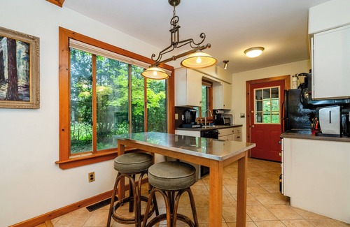 Miami Park House | Lake Views, firepit and summer fun at Haven Fun