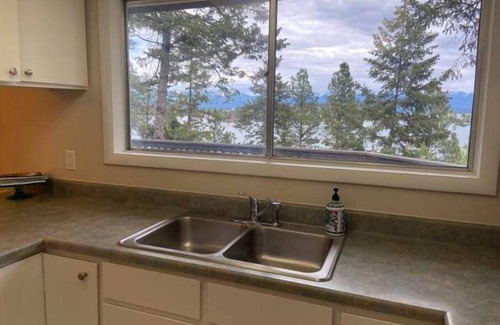 Somers House | Lake Views!-Minutes to public access-Somers, MT