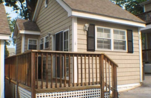 Laconia Cottage | Lake views w private beach-Near Weirs Beach