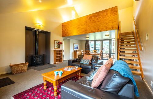 Hanmer Springs House | * LAKE VILLA 461 *