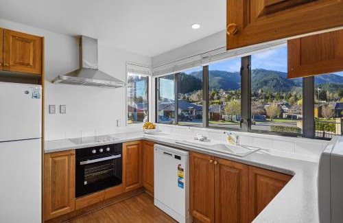 Hanmer Springs Ski Chalet | * LAKE VILLA 465 *