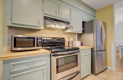 Isle of Palms Villa | Lake Village 10 by Wild Dunes, with Amenities