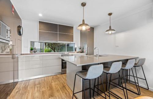 Buff Point Apartment | Lake Vista 2 0 By Coast Hosting